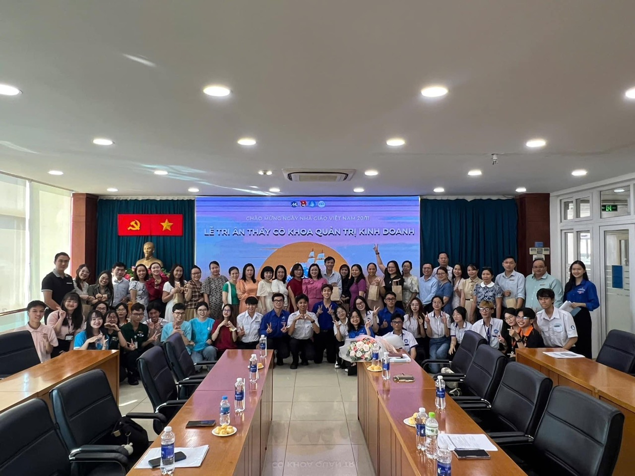 Gratitude ceremony for Viet Nam Teachers day 20/11: Faculty of Business Administration
